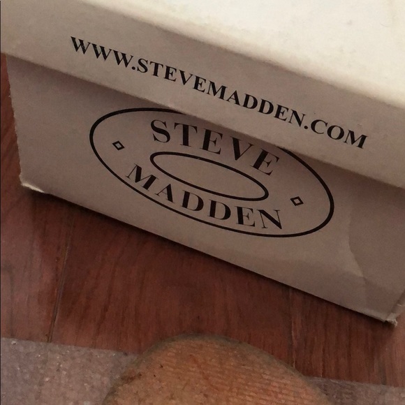 Sandals - Picture 3 of 3